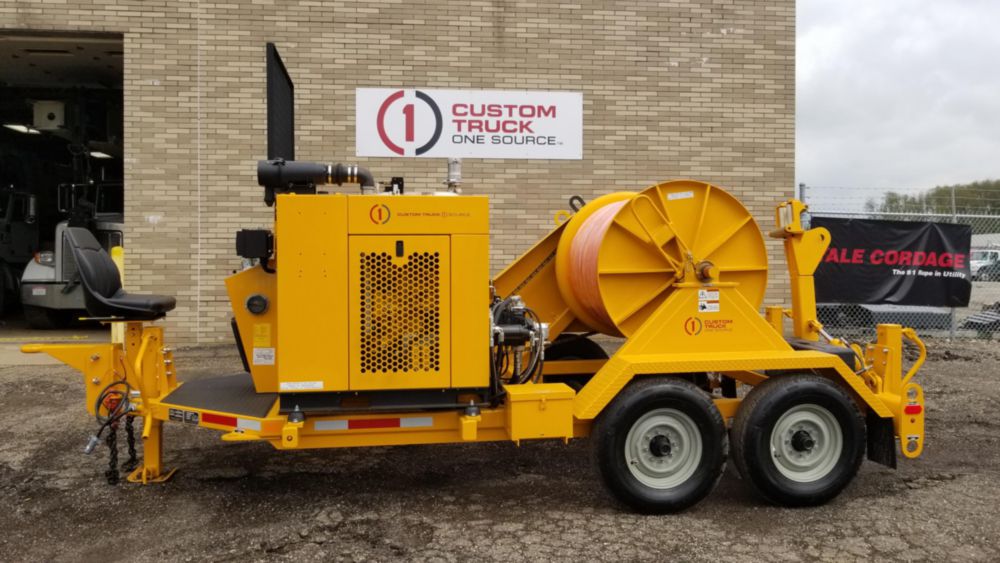 4,000 lbs 10,500 ft of 5/8 in rope Single Drum Puller