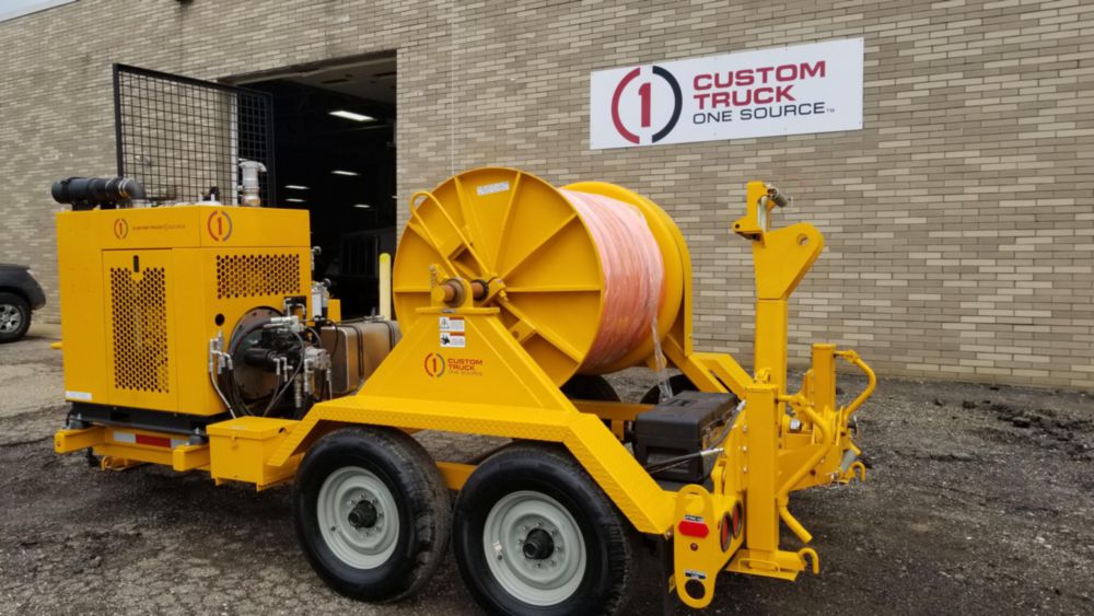 4,000 lbs 10,500 ft of 5/8 in rope Single Drum Puller