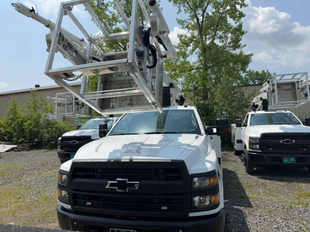 New 2022 Chevrolet 5500 4x2 Posi+ 700-40 Cable Placer Truck