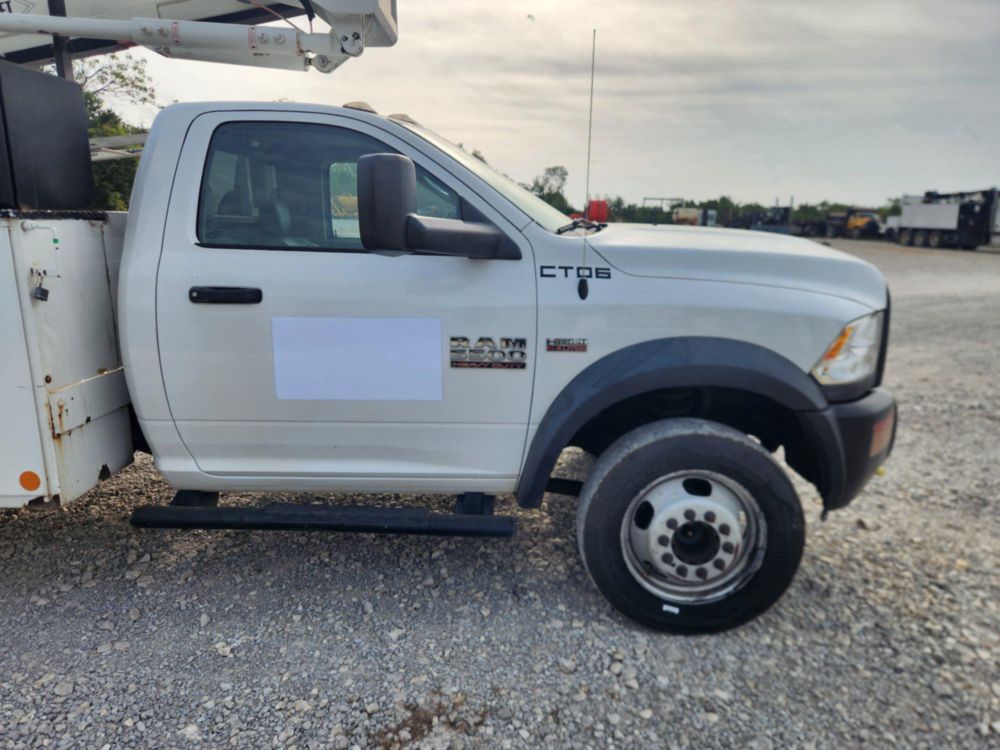 2017 Dodge Ram 5500 Versalift SST-40EIH-01 Bucket Truck