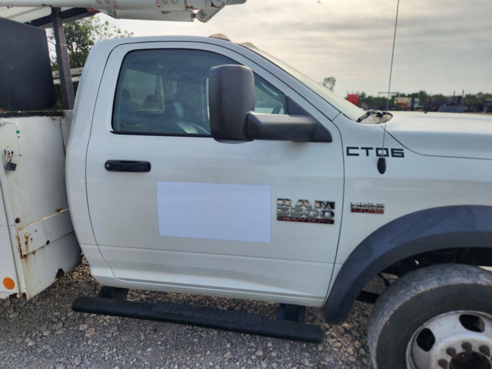 2017 Dodge Ram 5500 Versalift SST-40EIH-01 Bucket Truck