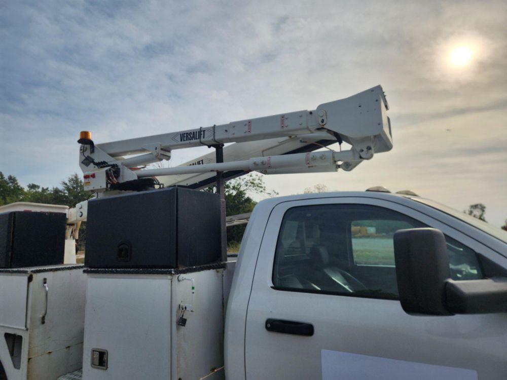 2017 Dodge Ram 5500 Versalift SST-40EIH-01 Bucket Truck