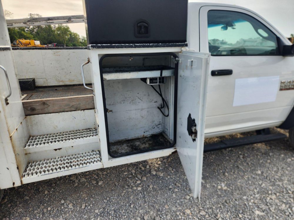 2017 Dodge Ram 5500 Versalift SST-40EIH-01 Bucket Truck