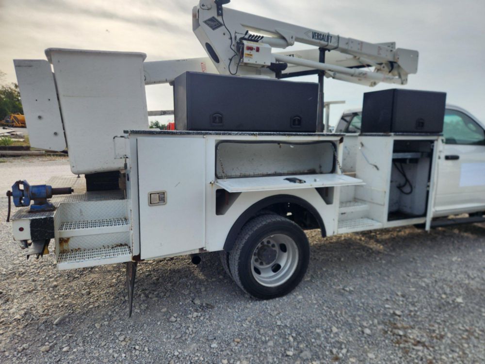 2017 Dodge Ram 5500 Versalift SST-40EIH-01 Bucket Truck