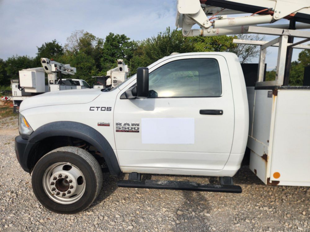 2017 Dodge Ram 5500 Versalift SST-40EIH-01 Bucket Truck