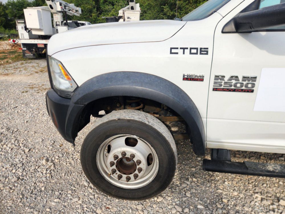 2017 Dodge Ram 5500 Versalift SST-40EIH-01 Bucket Truck