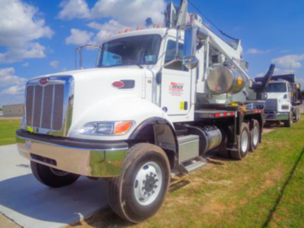 30 ft 43,000 ft-lb AWD Pressure Digger