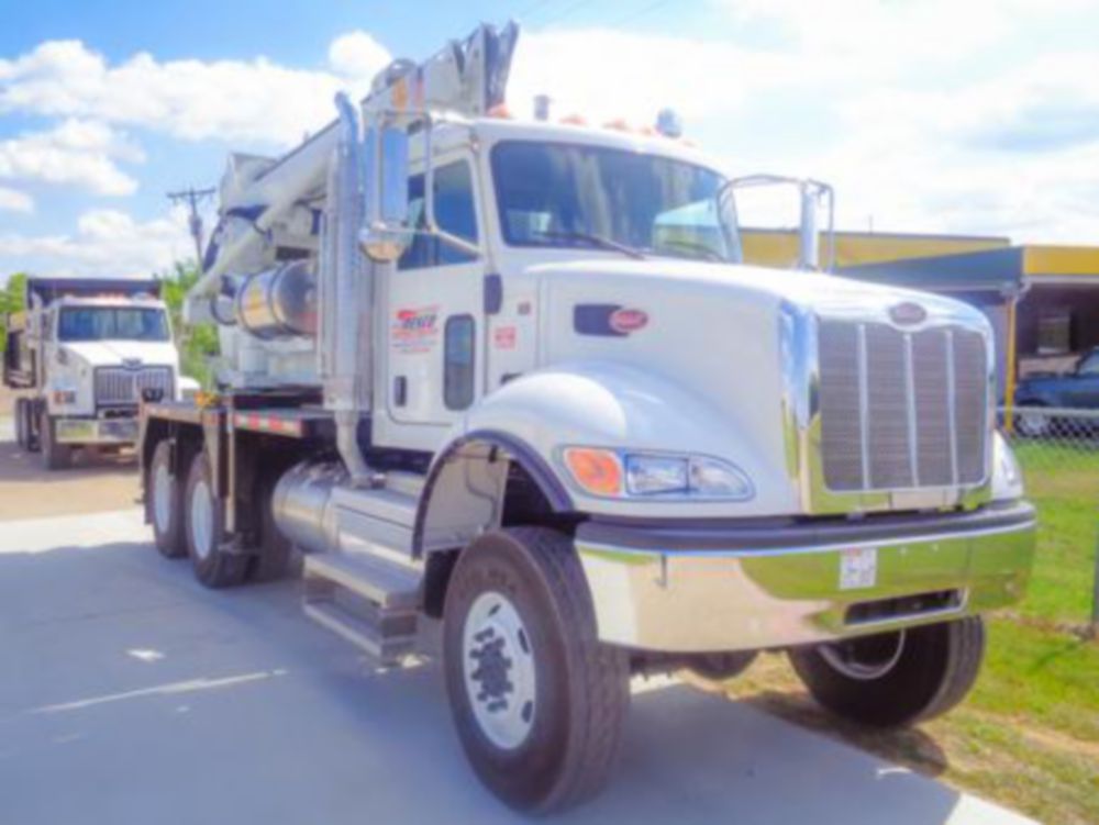 30 ft 43,000 ft-lb AWD Pressure Digger