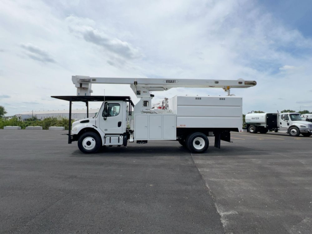 2018 Freightliner M2106 4x2 Versalift VO-270-REV Bucket Truck