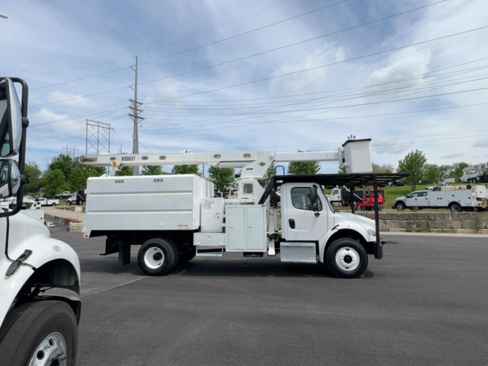 2018 Freightliner M2106 4x2 Versalift VO-270-REV Bucket Truck
