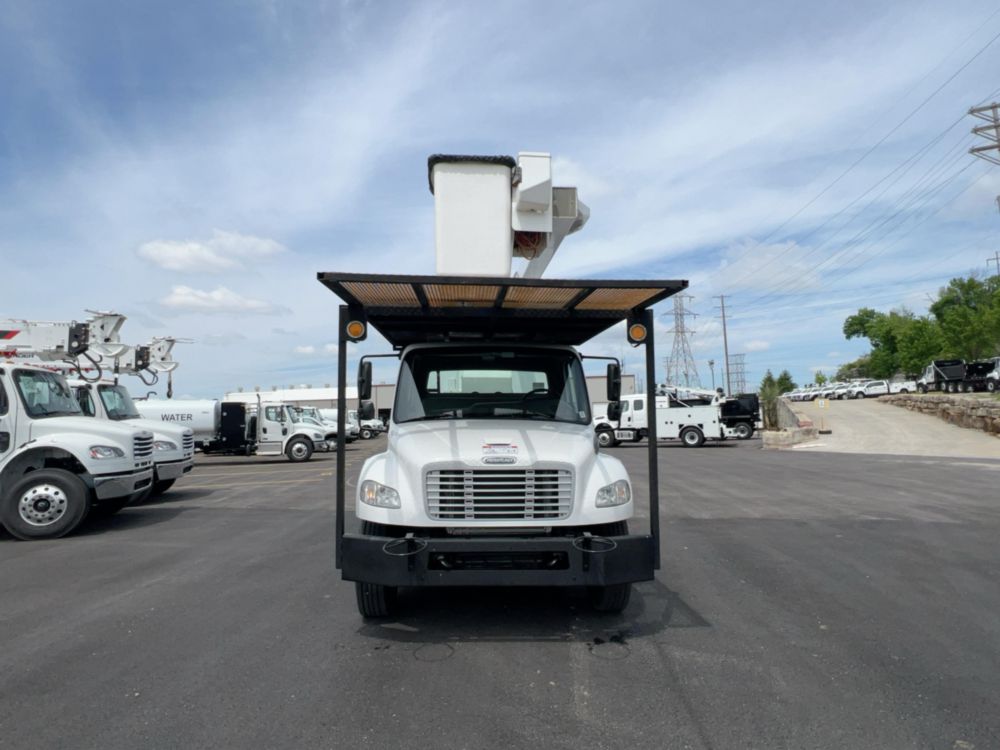 2018 Freightliner M2106 4x2 Versalift VO-270-REV Bucket Truck