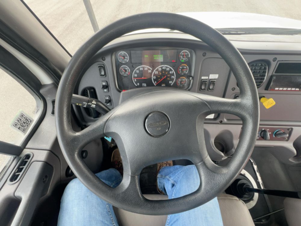 2018 Freightliner M2106 4x2 Versalift VO-270-REV Bucket Truck