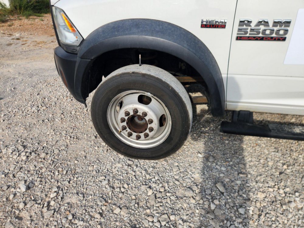 2017 Dodge Ram 5500 Versalift SST-40EIH-01 Bucket Truck