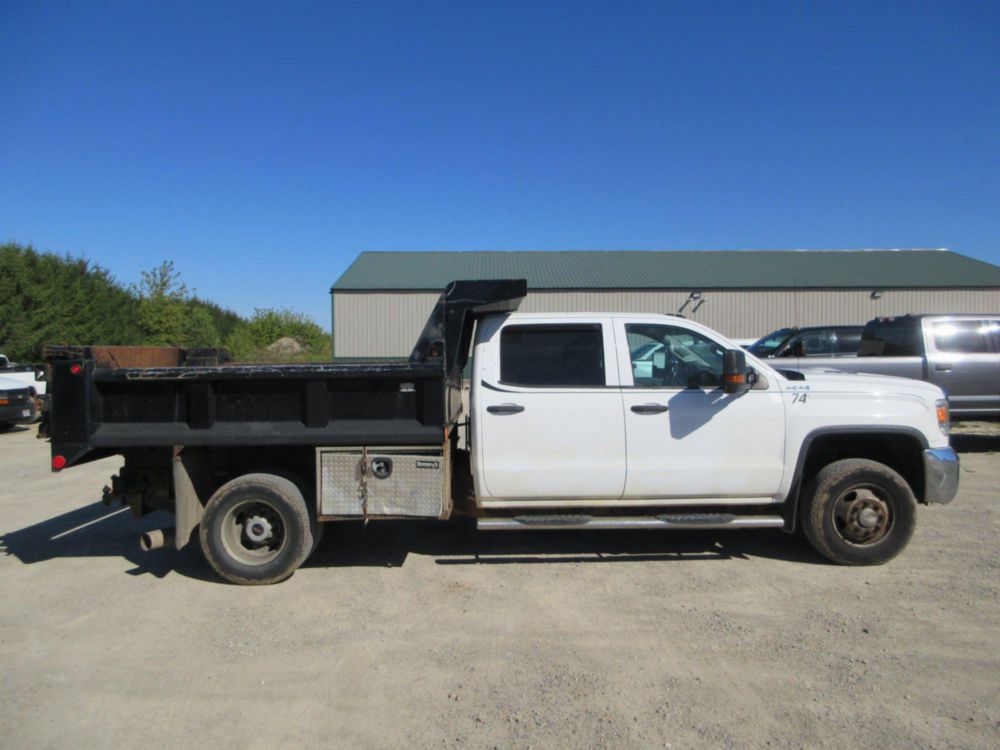 2016 GMC Sierra 3500 4x4 Crew Cab Dump Truck