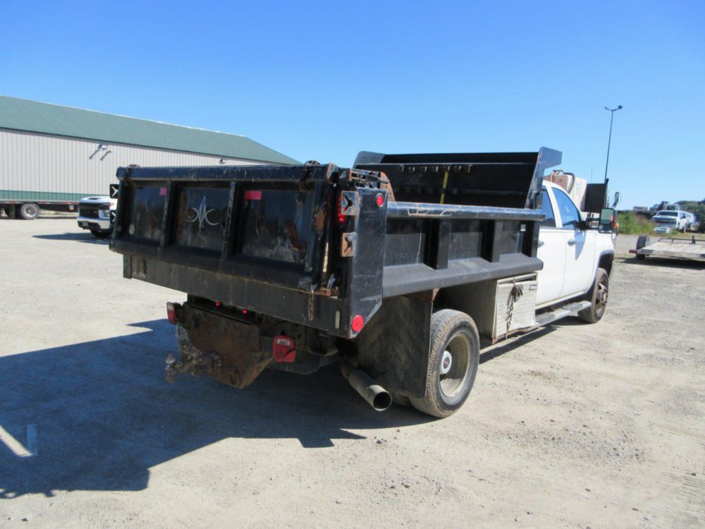 2016 GMC Sierra 3500 4x4 Crew Cab Dump Truck