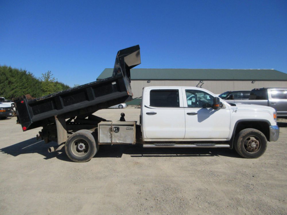 2016 GMC Sierra 3500 4x4 Crew Cab Dump Truck