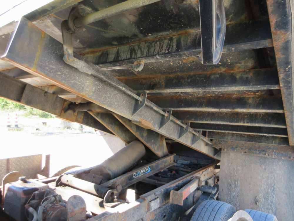 2016 GMC Sierra 3500 4x4 Crew Cab Dump Truck