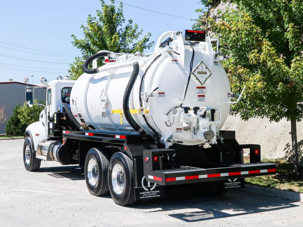 3,150 gal Liquid Recovery Vacuum Truck