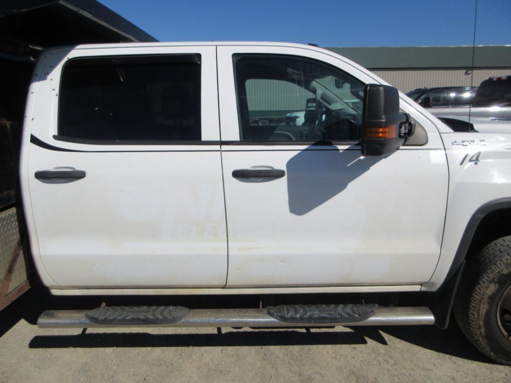 2016 GMC Sierra 3500 4x4 Crew Cab Dump Truck