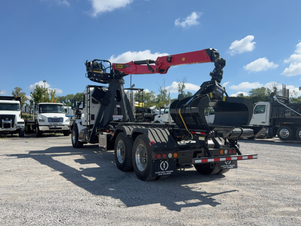 2025 Peterbilt 567 6x4 Palfinger Epsilon M13A80 Grapple Truck