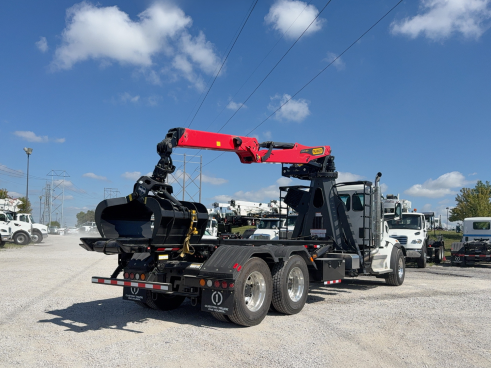 2025 Peterbilt 567 6x4 Palfinger Epsilon M13A80 Grapple Truck