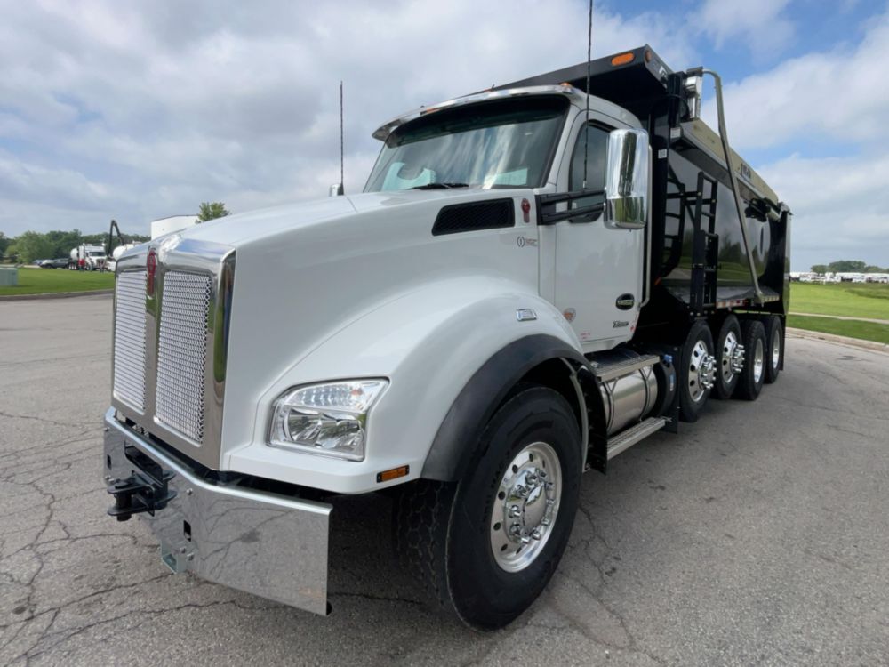 2027 Kenworth T880 10x4 Dump Truck