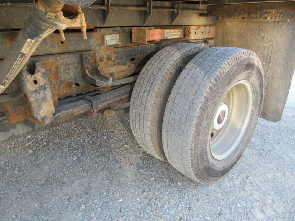 2016 GMC Sierra 3500 4x4 Crew Cab Dump Truck