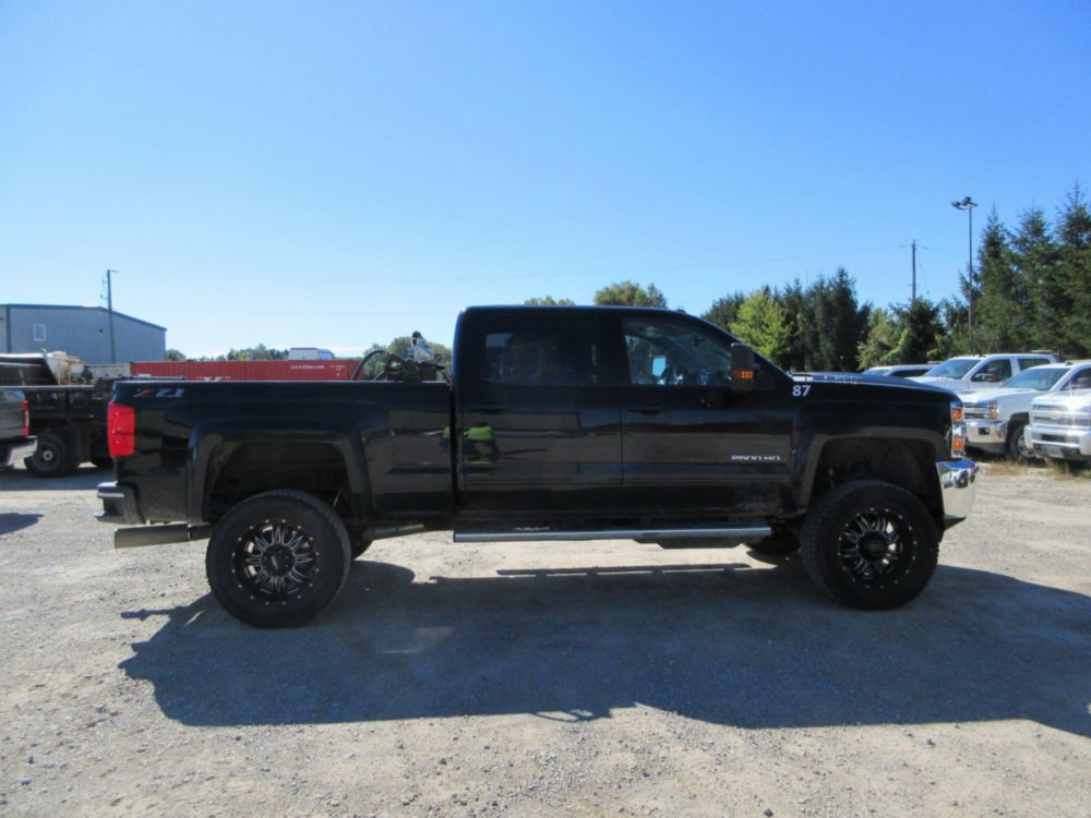 2019 Chevrolet 2500 Crew Cab 4x4 Pickup Truck