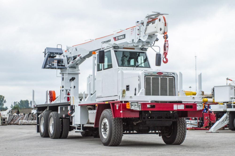 60 ft 30,000 lbs Digger Derrick