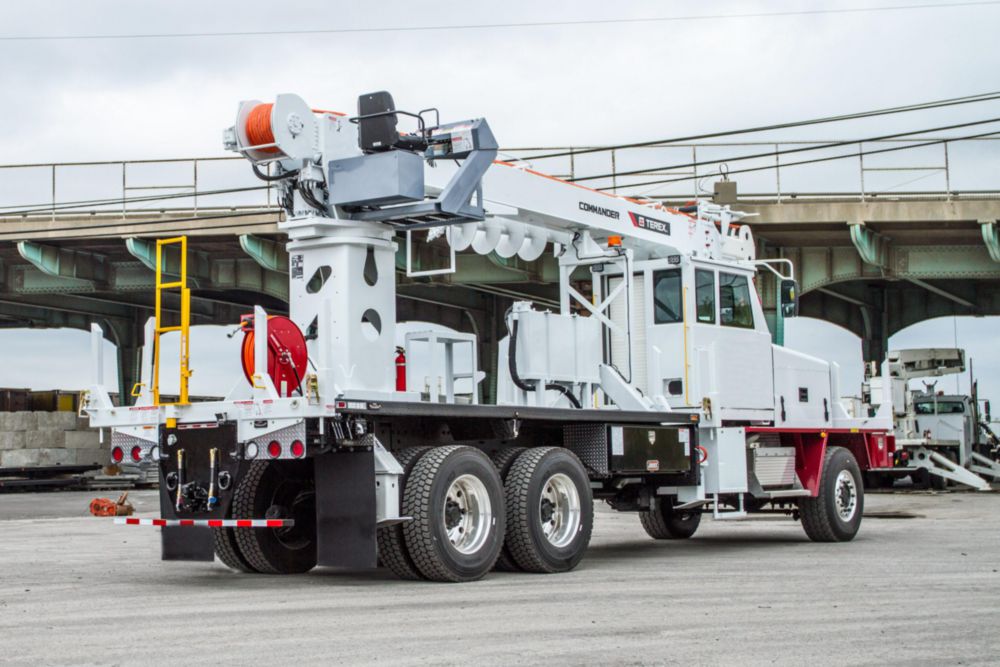 60 ft 30,000 lbs Digger Derrick