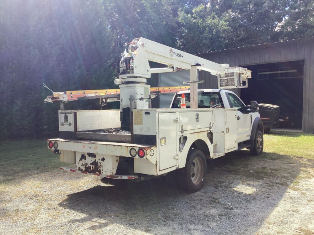 2018 Ford F-550 4x2 Posi Plus 700-40 Bucket Truck.