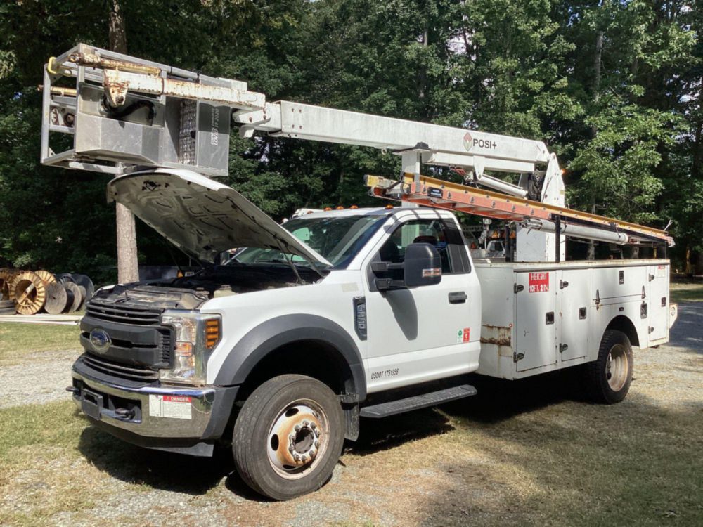 2018 Ford F-550 4x2 Posi Plus 700-40 Bucket Truck.