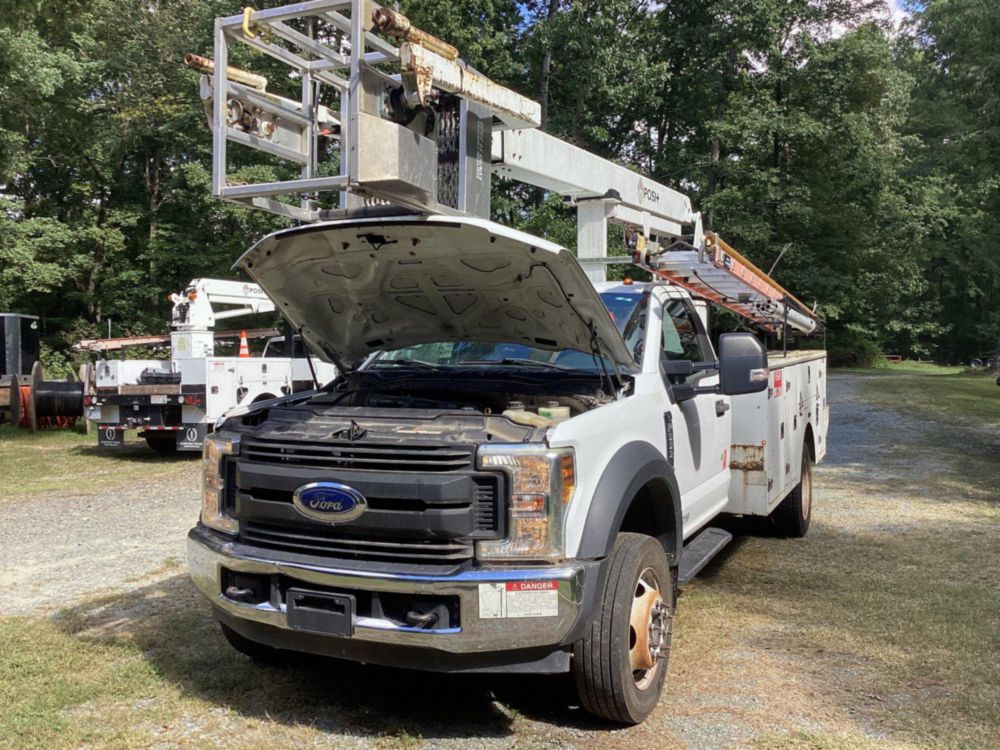 2018 Ford F-550 4x2 Posi Plus 700-40 Bucket Truck.