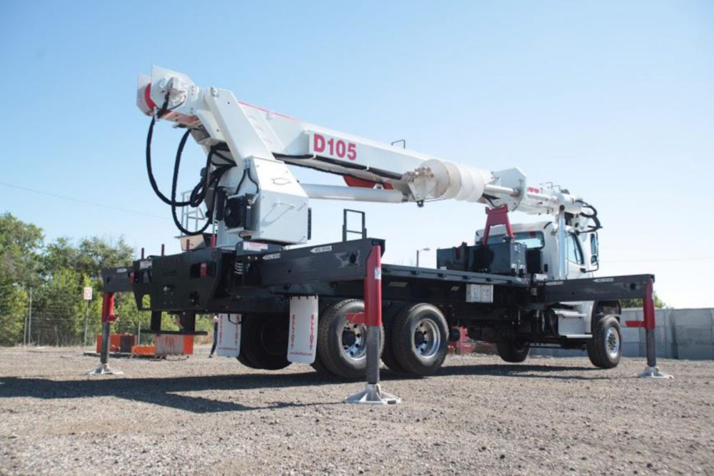 107 ft 50,000 lbs Digger Derrick