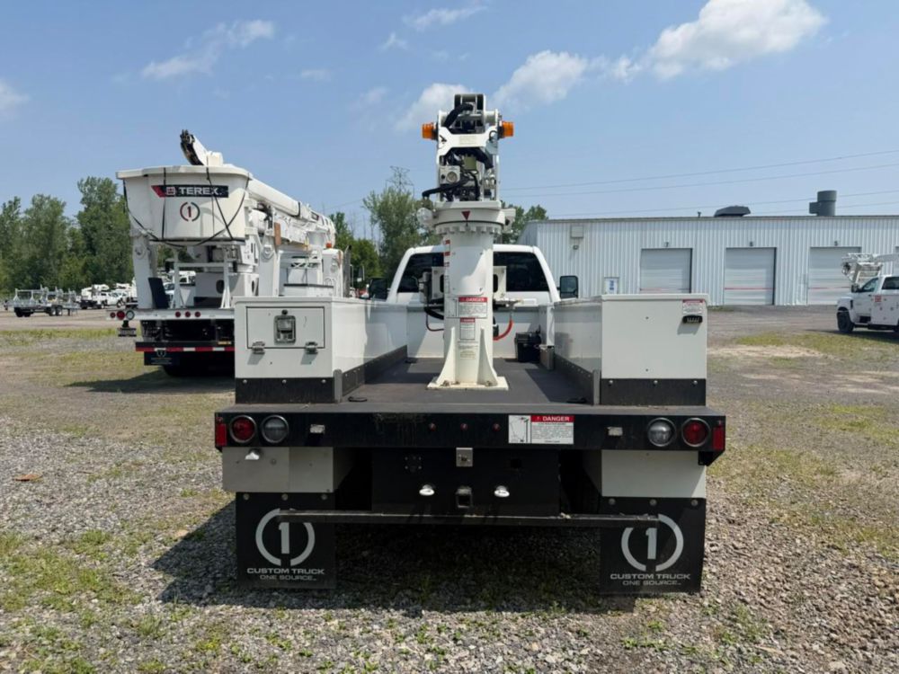 2022 Chevrolet 5500 4x2 Posi+ 700-40 Cable Placer Truck