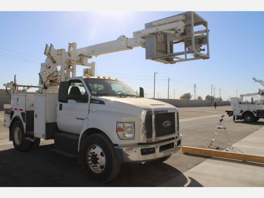 ETI 800-40 Cable Placer on 2017 Ford F650 4x2