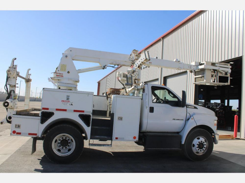 ETI 800-40 Cable Placer on 2017 Ford F650 4x2