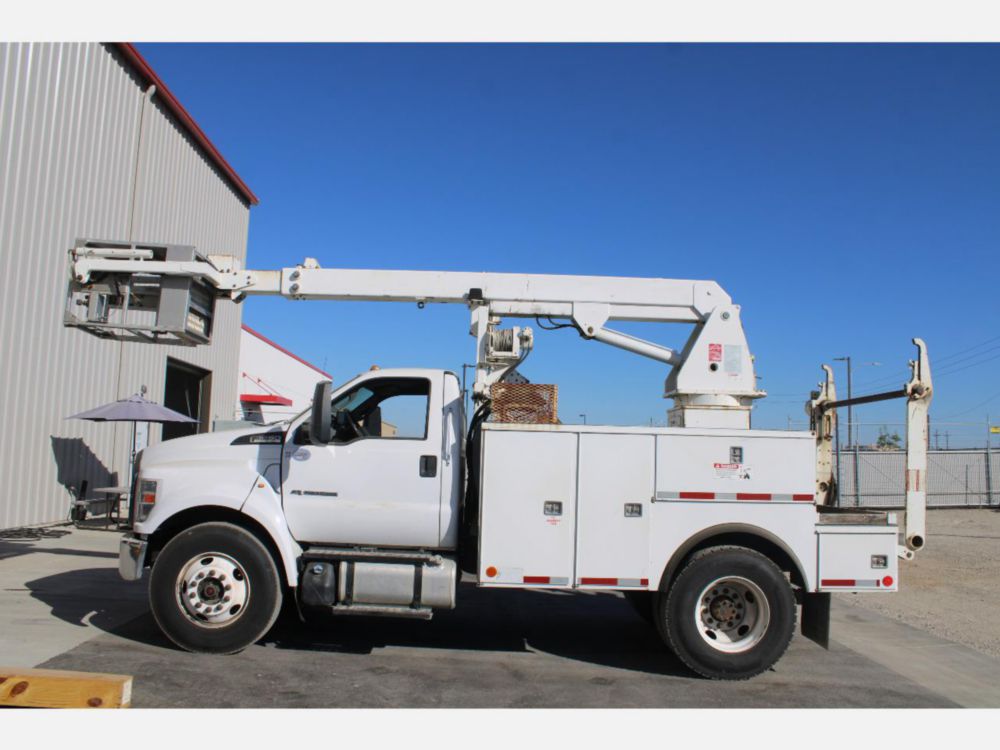 ETI 800-40 Cable Placer on 2017 Ford F650 4x2