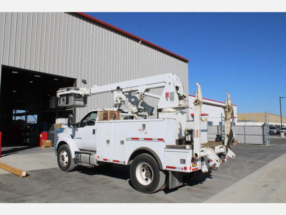 ETI 800-40 Cable Placer on 2017 Ford F650 4x2