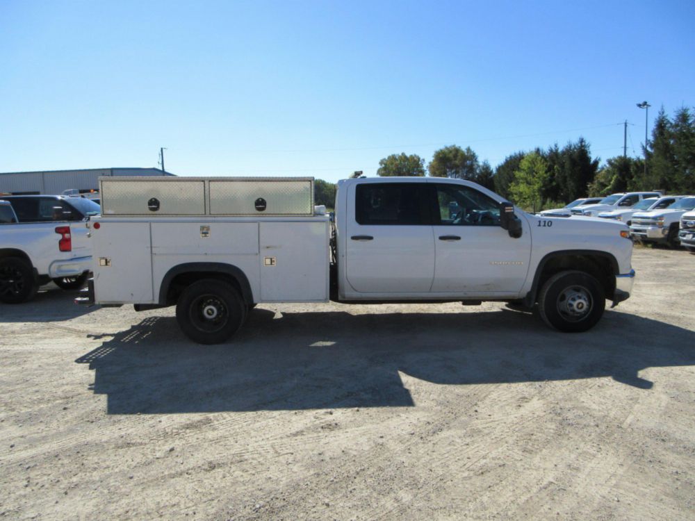 2023 Chevrolet 3500 Diesel 4x4 Service Truck