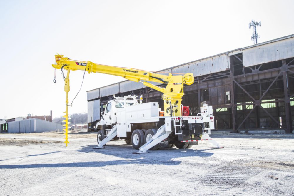 54.1 ft AWD 42,570 lbs Digger Derrick