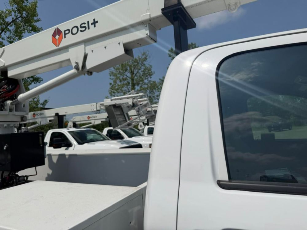 2022 Chevrolet 5500 4x2 Posi+ 700-40 Cable Placer Truck