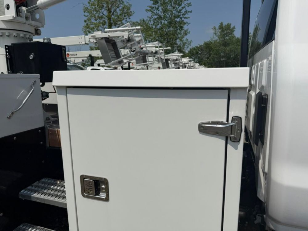 2022 Chevrolet 5500 4x2 Posi+ 700-40 Cable Placer Truck