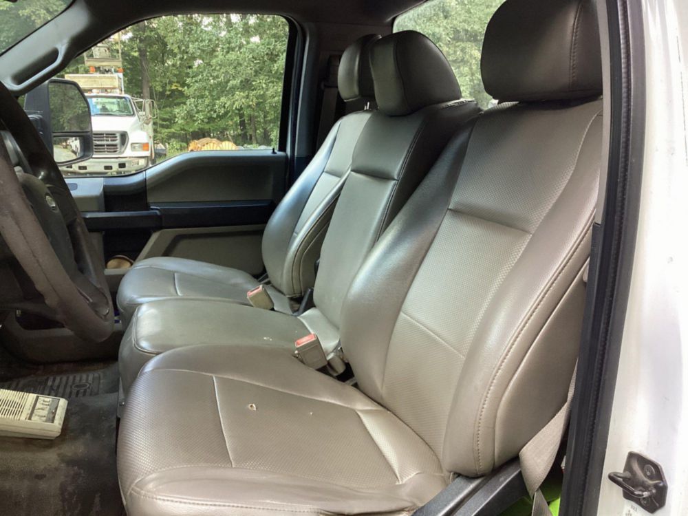 2018 Ford F-550 4x2 Posi Plus 700-40 Bucket Truck.