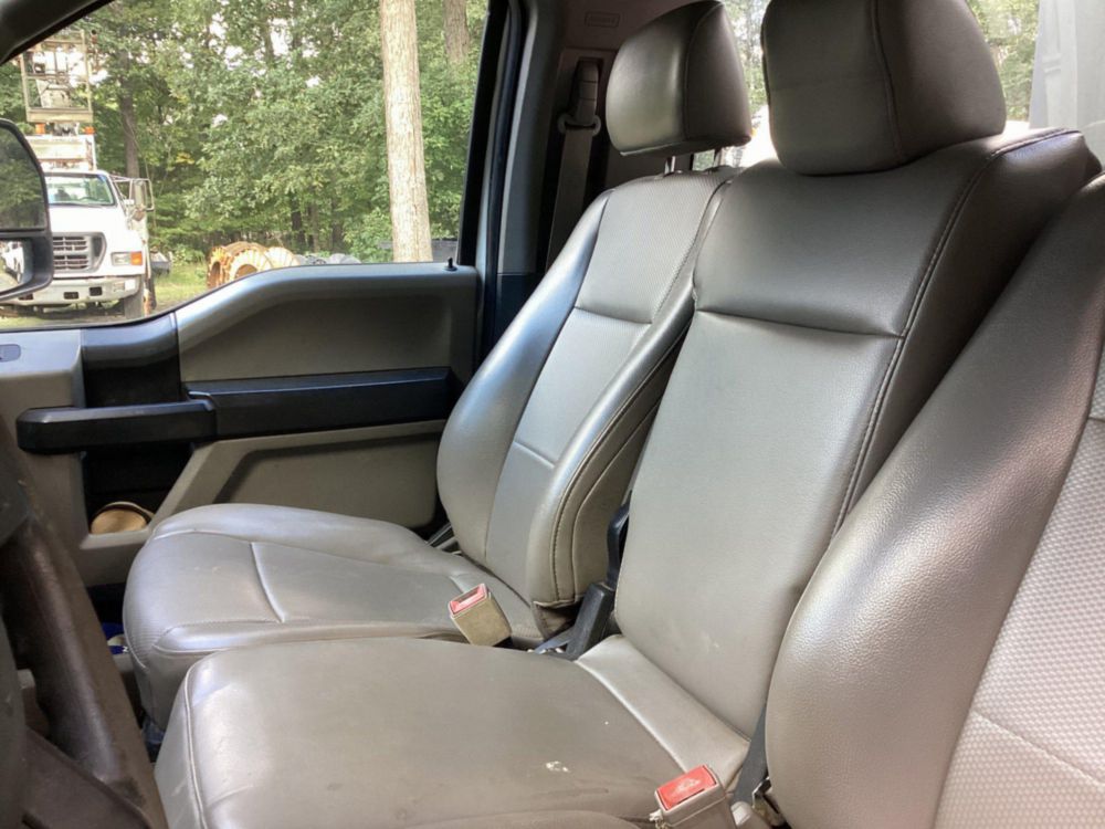 2018 Ford F-550 4x2 Posi Plus 700-40 Bucket Truck.