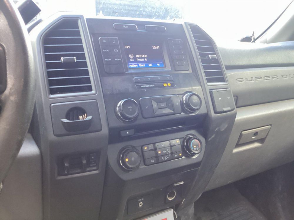 2018 Ford F-550 4x2 Posi Plus 700-40 Bucket Truck.