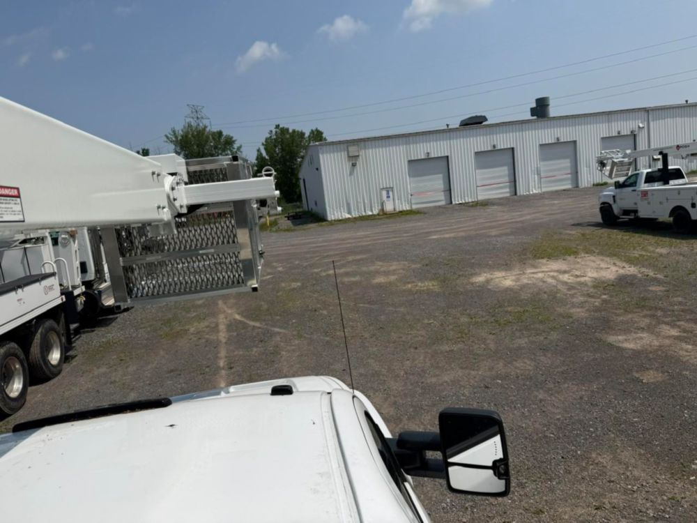 2022 Chevrolet 5500 4x2 Posi+ 700-40 Cable Placer Truck