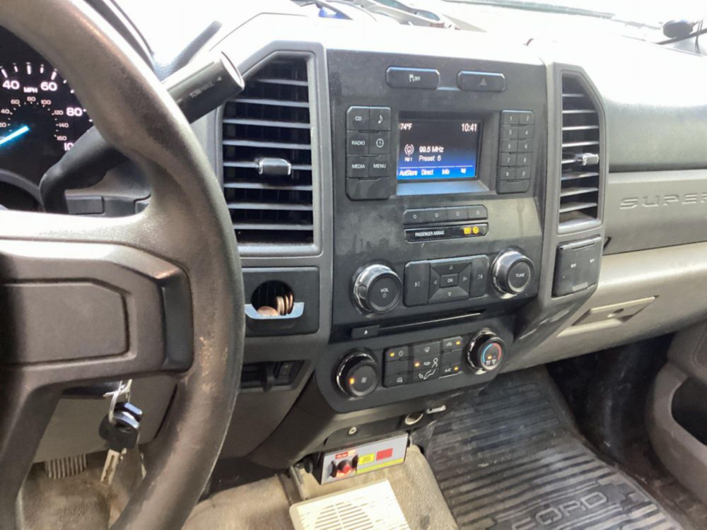 2018 Ford F-550 4x2 Posi Plus 700-40 Bucket Truck.