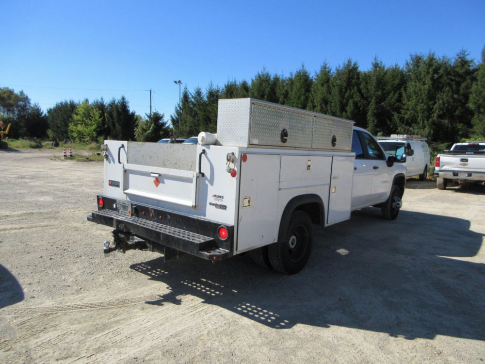 2023 Chevrolet 3500 Diesel 4x4 Service Truck