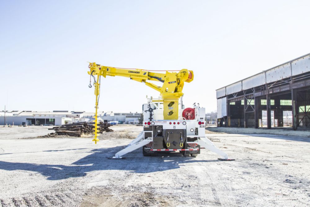 54.1 ft AWD 42,570 lbs Digger Derrick